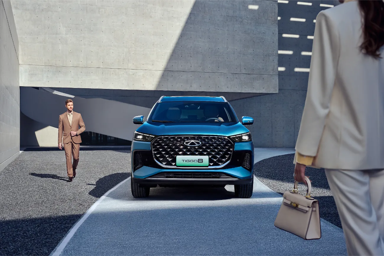 tiggo 8 CSH PHEV vedere din fata, stil office - Blue | Chery Romania